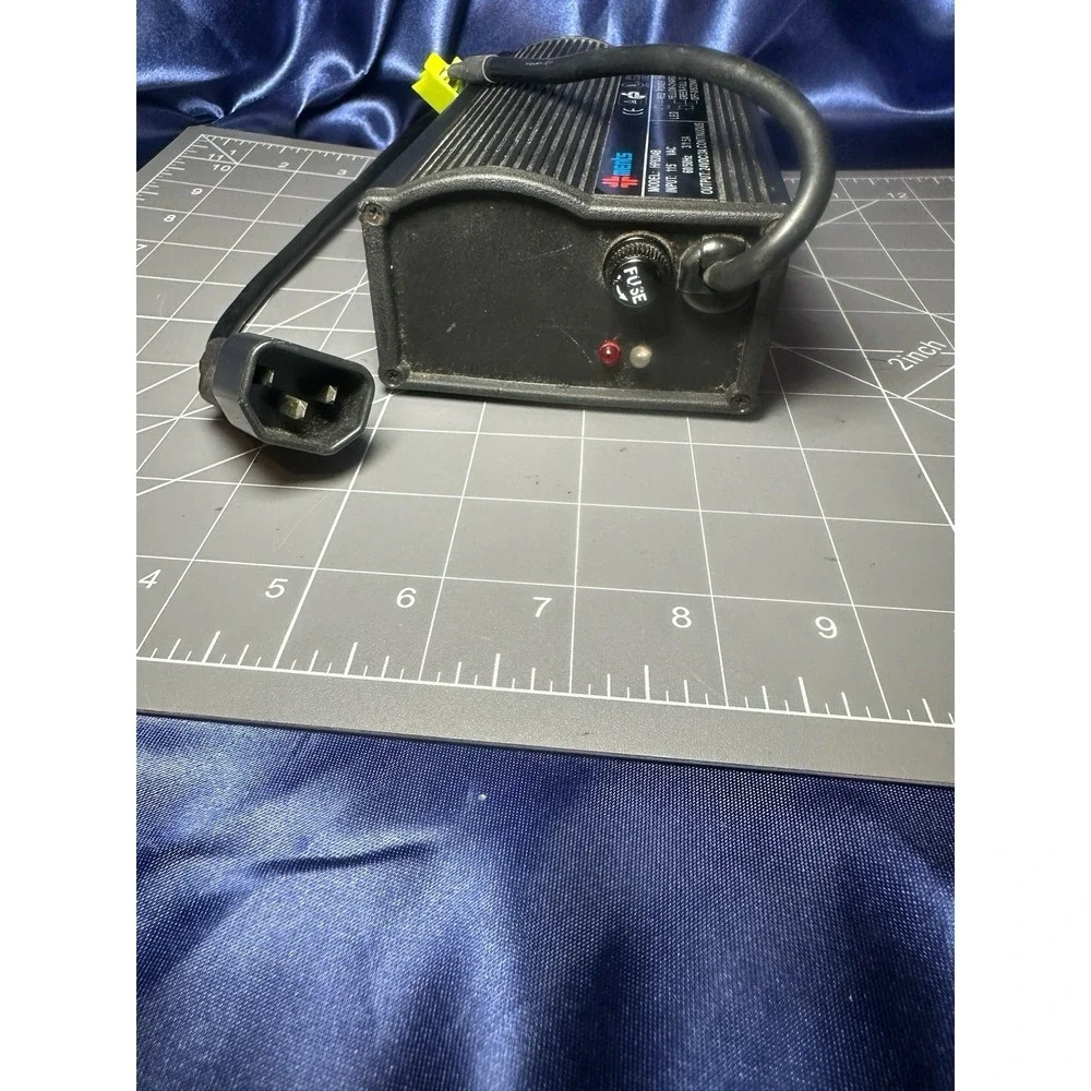 Merits HP8204B 24V 3A Mobility Scooter Wheelchair Battery Charger 3-Pin Tested